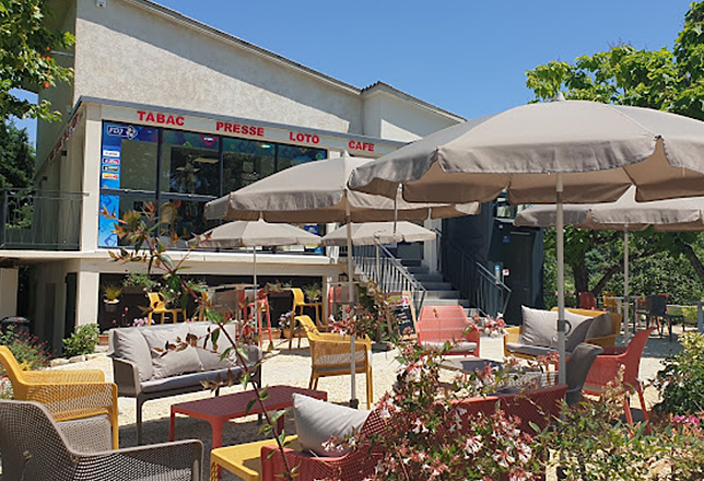 Terrasse tabac chez-Pierrot